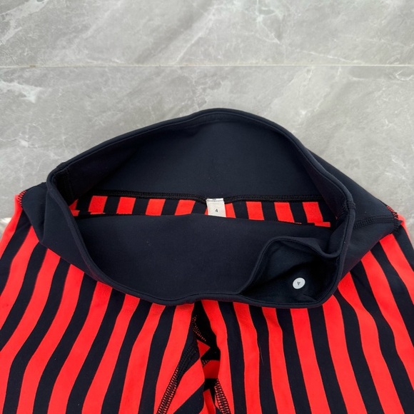 Women’s Lululemon Wunder Under Crop Leggings Sea Stripe Light Flare Size 4 - Picture 5 of 16